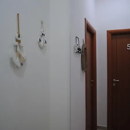 Molo 5 Bed & Breakfast 4*